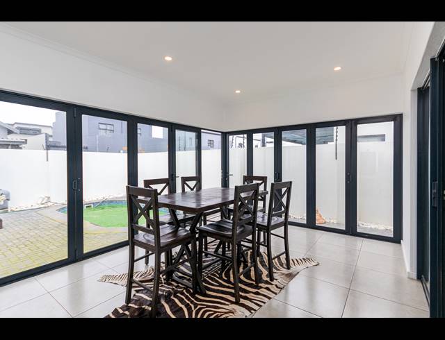 3 BEDROOM FREEHOLD FOR SALE IN SANDOWN